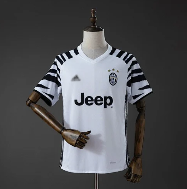 Γιουβέντους (RETRO 16/17 Home) Custom