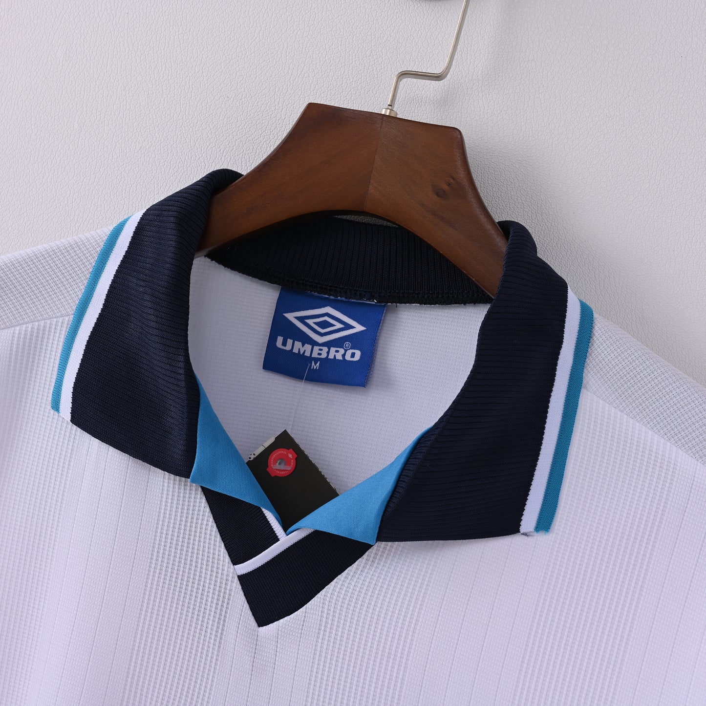 🟥⬜Φανέλα Retro Αγγλίας – Umbro Edition (90s Inspired)