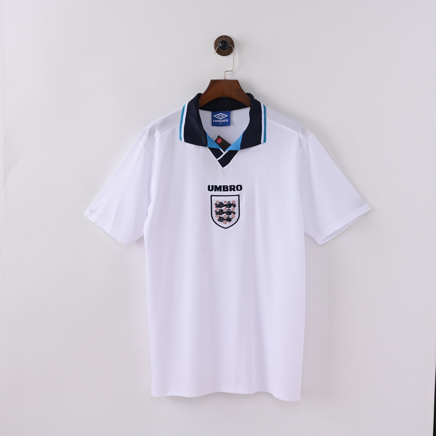 🟥⬜Φανέλα Retro Αγγλίας – Umbro Edition (90s Inspired)