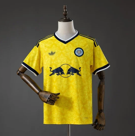 Λίντς Εκτός 2026/27 Custom
