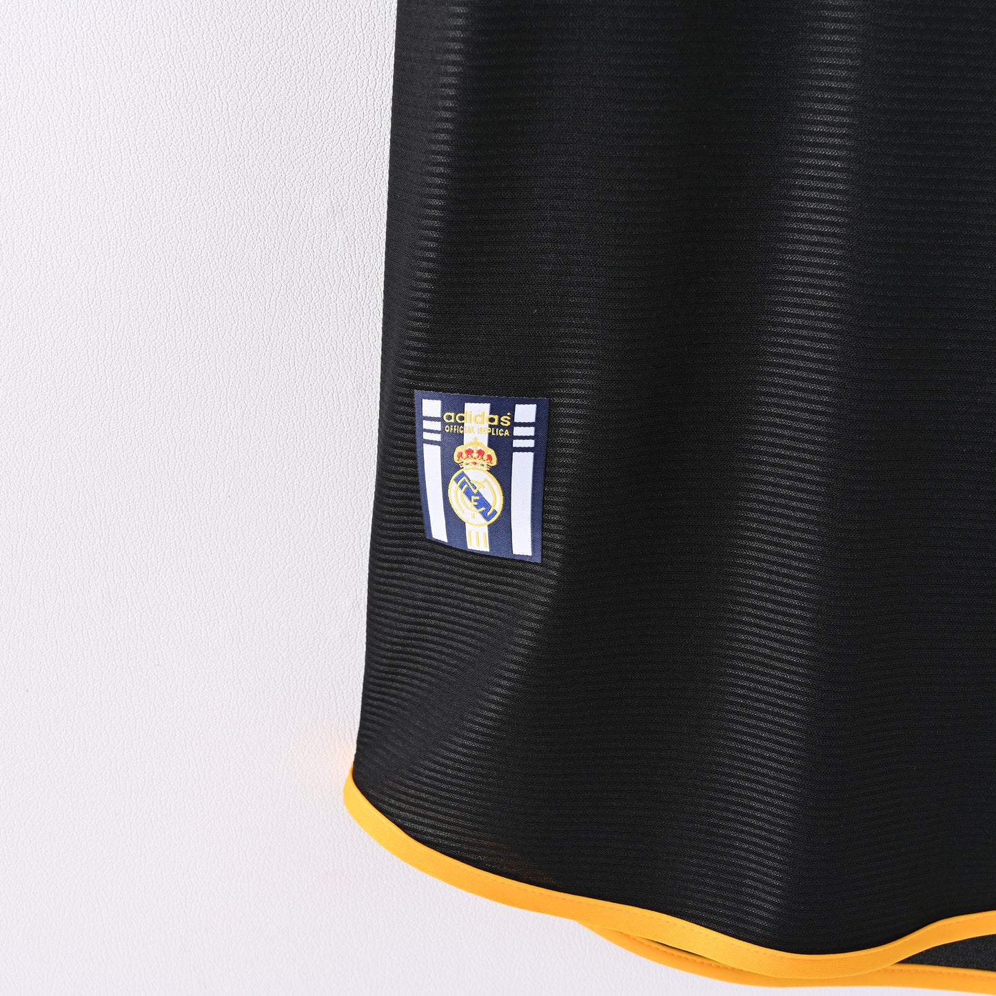 ⚫🟡 Φανέλα Real Madrid 1998-99 Away Jersey – The TEKA Legacy